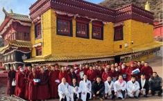 我院援藏医疗专家赴香堆镇拉帕寺开展义诊活动